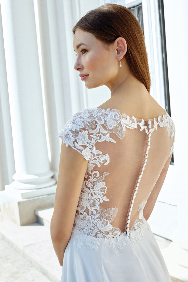 Adore Justin Alexander 11123 close.jpg